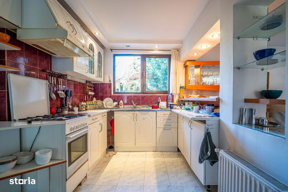 Vila cu 5 camere Sinaia, zonă liniștită, aproape de centrul statiunii