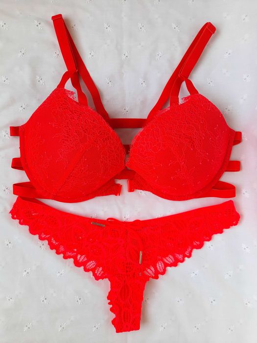 Victoria's Secret  Iined perfect  coverage сутиен и бикини