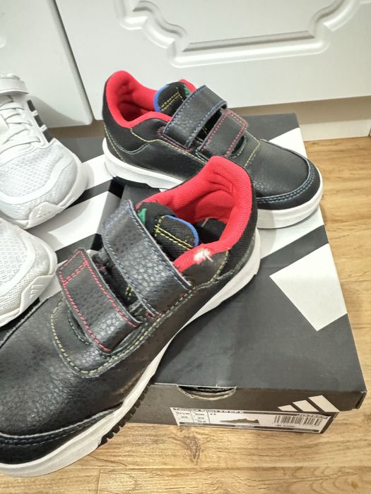 Маратонки Adidas 28