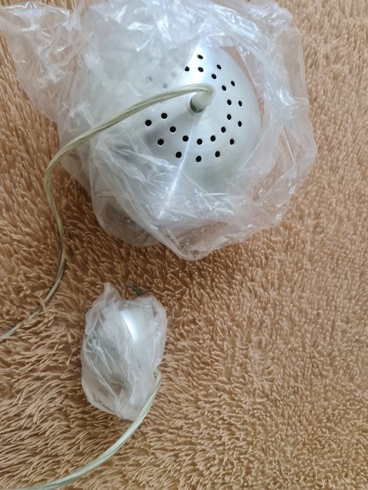 Продам потолочные светильники