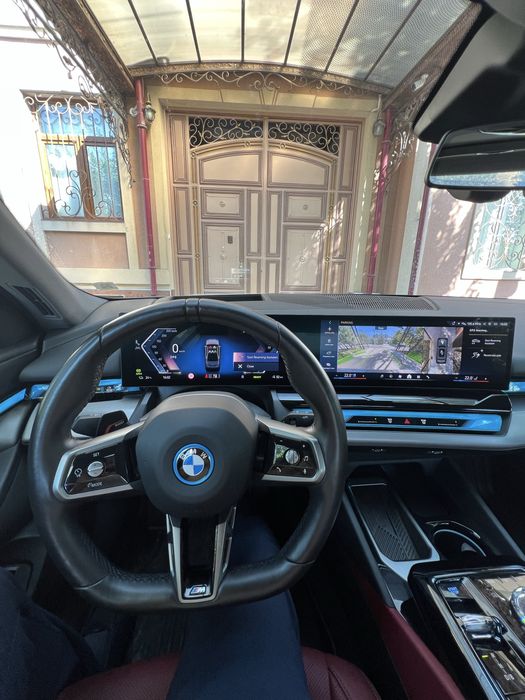 Bmw i 5  50 L  2025 йил