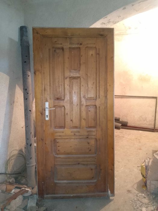 Ușa de Apartament