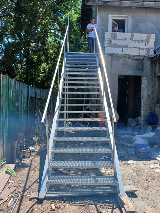 Scari metalice zincate