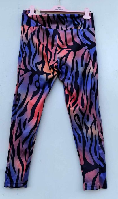 Adidas оригинален дамски клин нов  Л размер