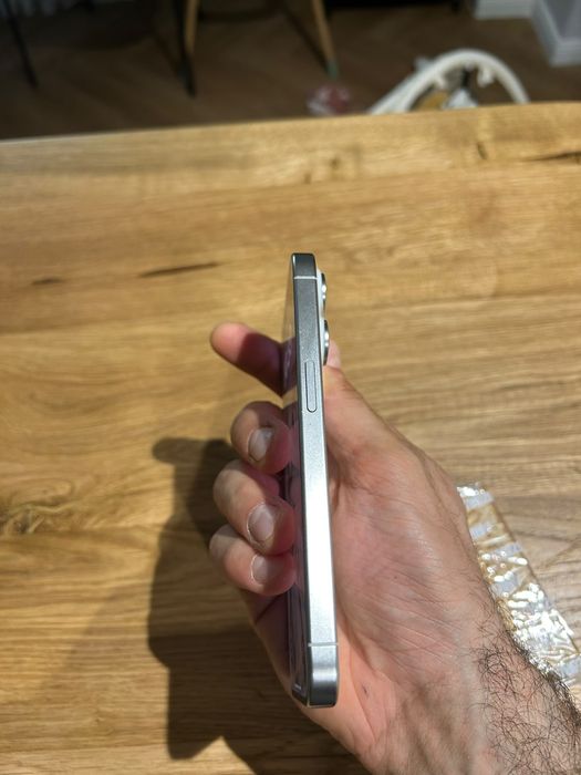 iPhone 15 Pro 128GB White Titanium – Stare impecabilă