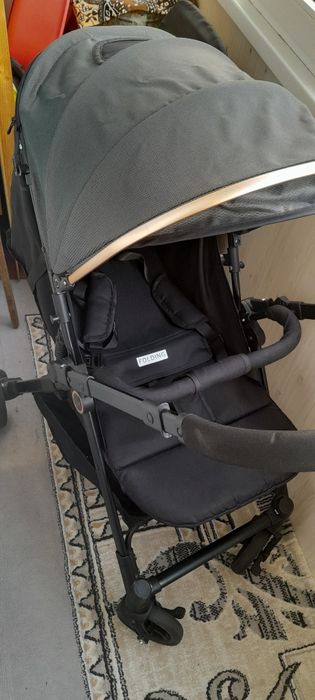 Продаётся прогулочная коляска