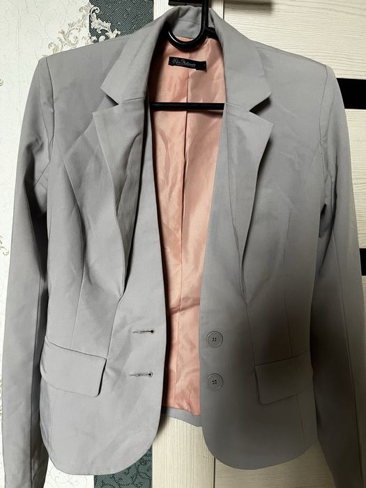 Женская  одежда.