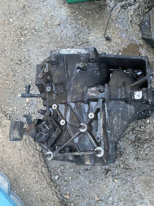 Vând cutie de viteze