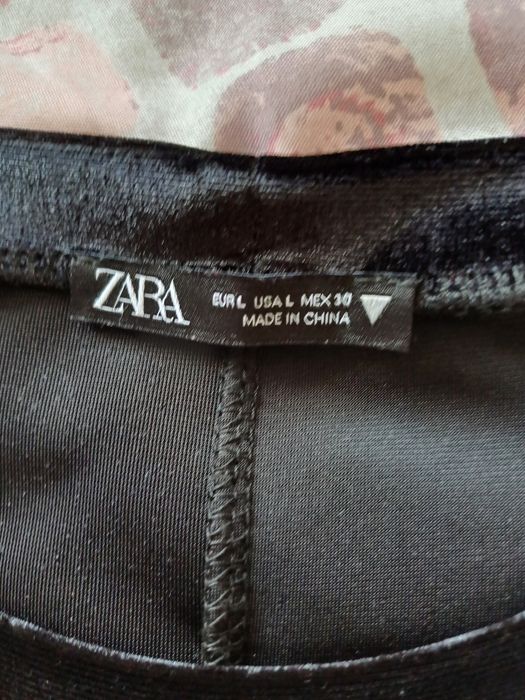 Rochie neagra catifea Zara