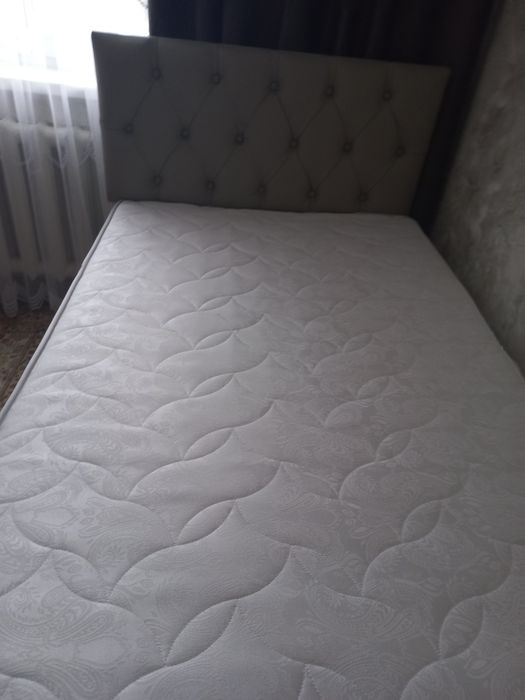 Продам односпальную кровать.