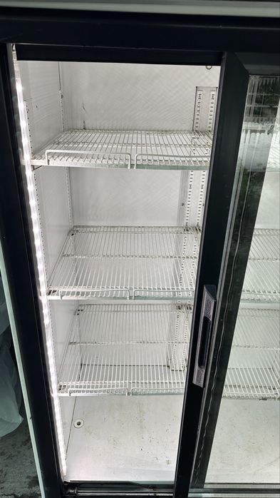 Холодильник для магазина