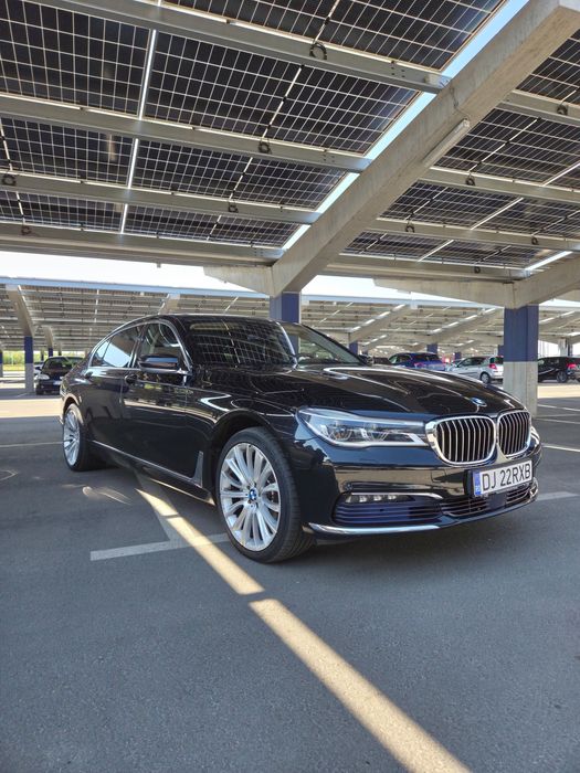 Bmw seria 7 model long