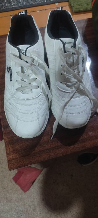 Продаются кроссовки