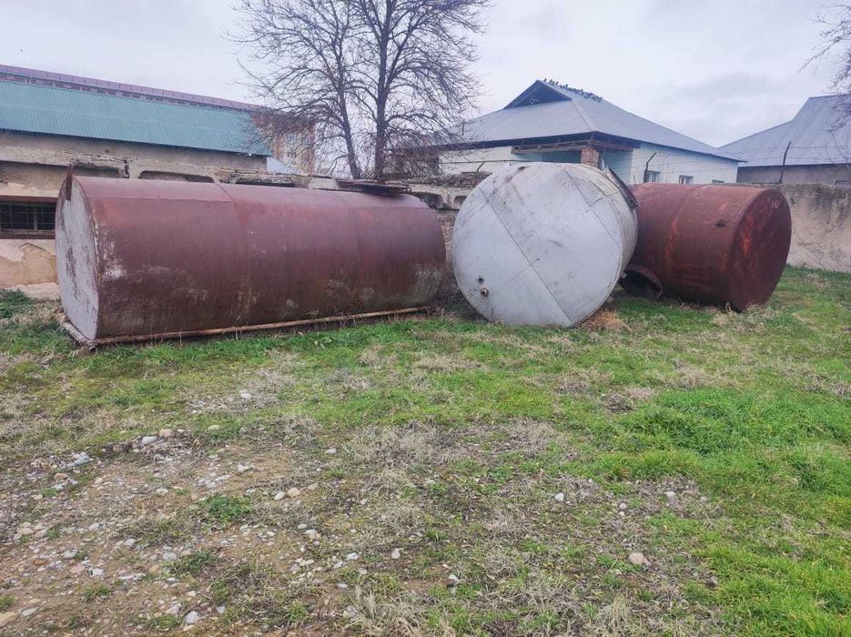 Шкаф для одежды металлический, разное