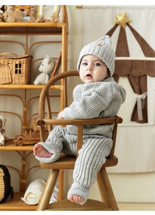 Продам вязаный комплект