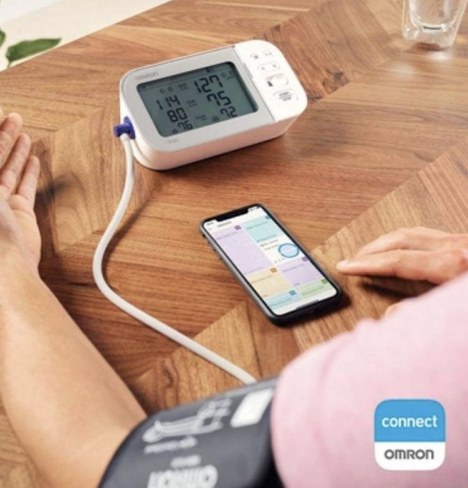 Апарат за измерване на кръвно налягане OMRON X 7 Smart (Япония