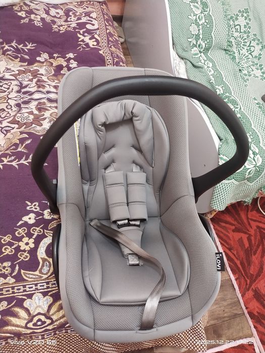 Продам новое автокресло