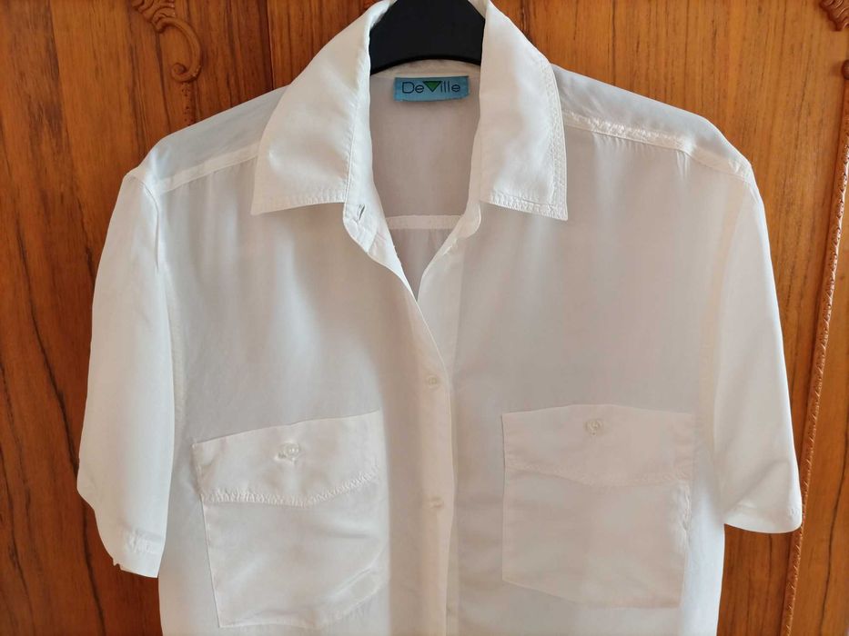 Camasa DeVille, din matase, vintage, mar M, de culoare alba, in stare exceptionala