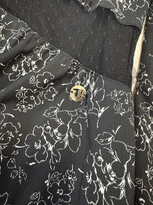 Страхотна рокля Trussardi