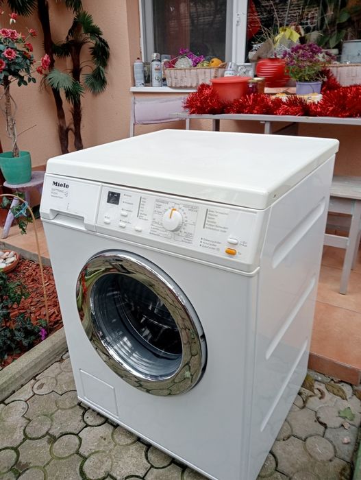 Masina Spalat Germana Miele W2241 Softronic Cuva fagure clasa AAA