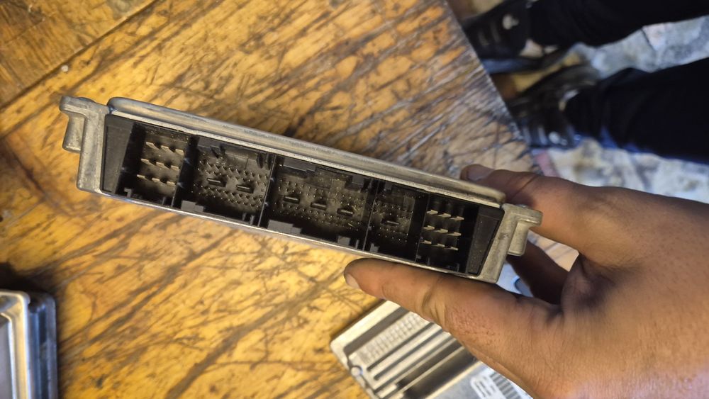 Оригинални бензинови  Компютри За БМВ Е46  99- 2005г