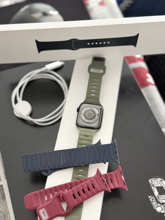Apple Watch Series 7 45mm Midnight – Ecran mare / Funcționează perfect