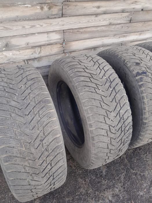 Продам шины б у в хорошем состоянии.