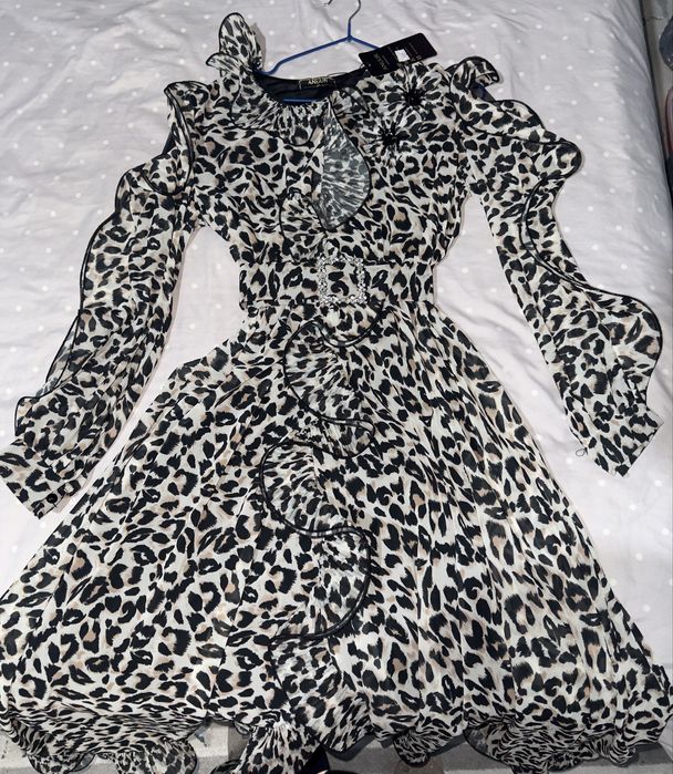 Продам платье новый. тигровка