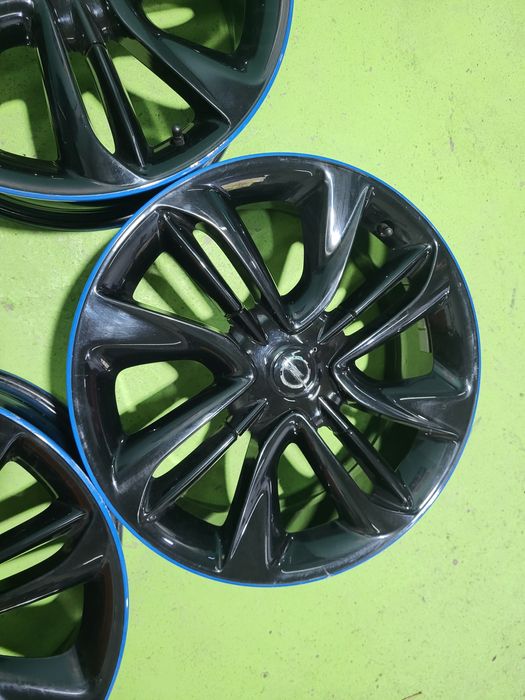 17 4x100 Opel лети джанти 4х10б 215/45/17