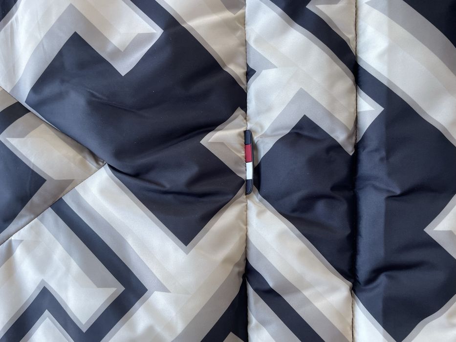 Vestă Tommy Hilfiger noua originala!!!