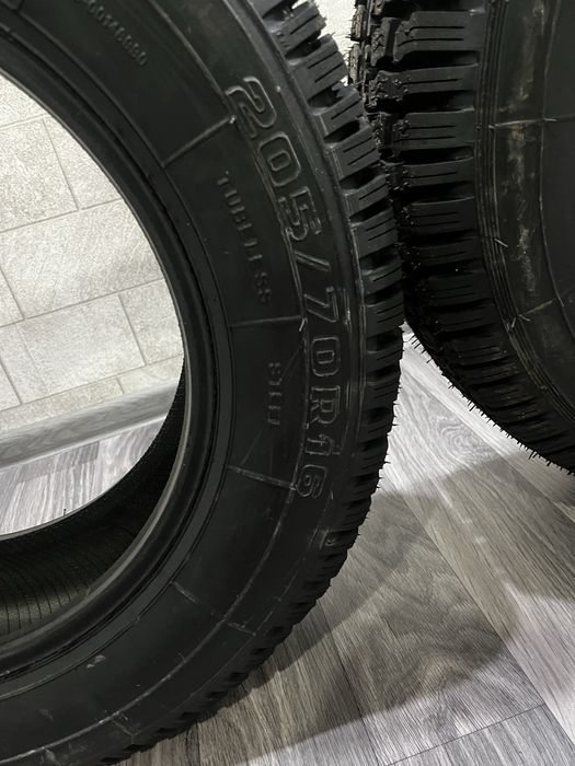 Резина, новая, пара.