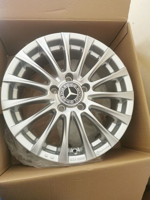 Vand jante de aliaj pentru Mercedes pe 16 marca Oxxo