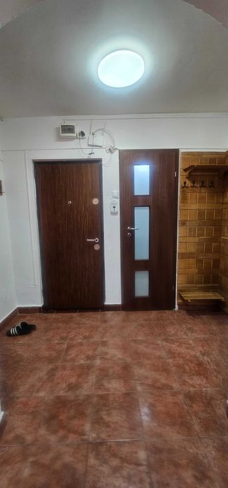 Apartament liniștit cu 3 camere în Tudor