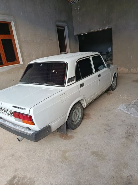 Vaz 2107 sotiladi