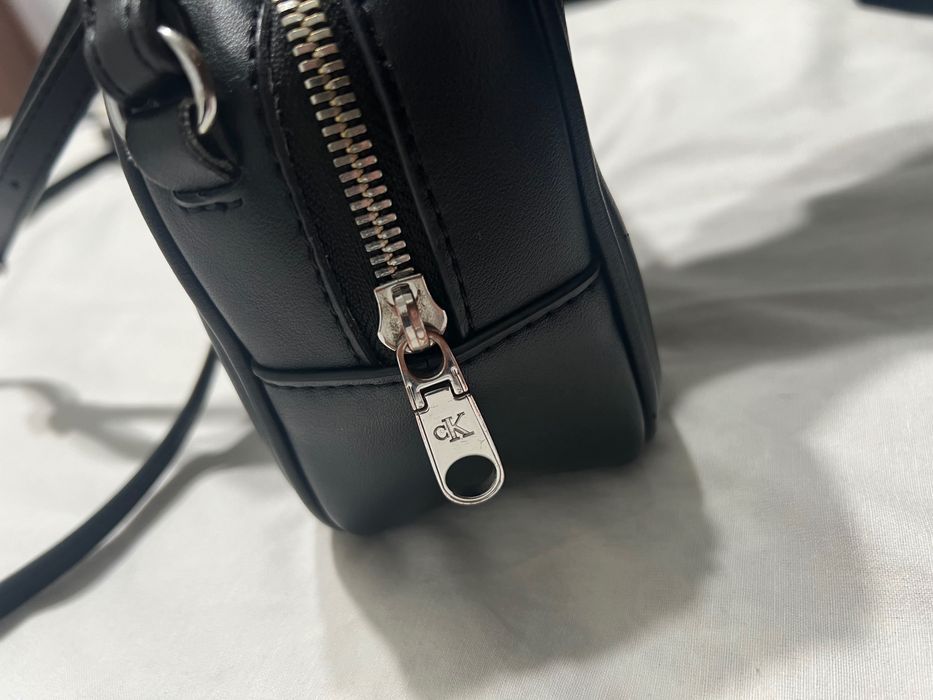 Calvin Klein дамска чанта с дълга дръжка