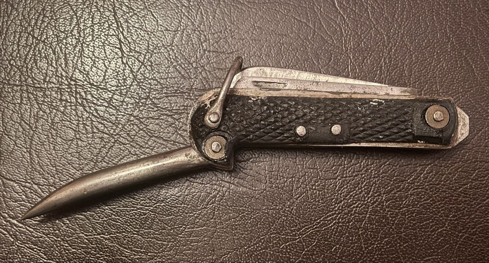 Briceag militar clasic