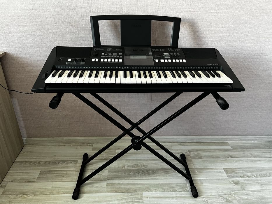 Yamaha PSR-E423 сентизатор