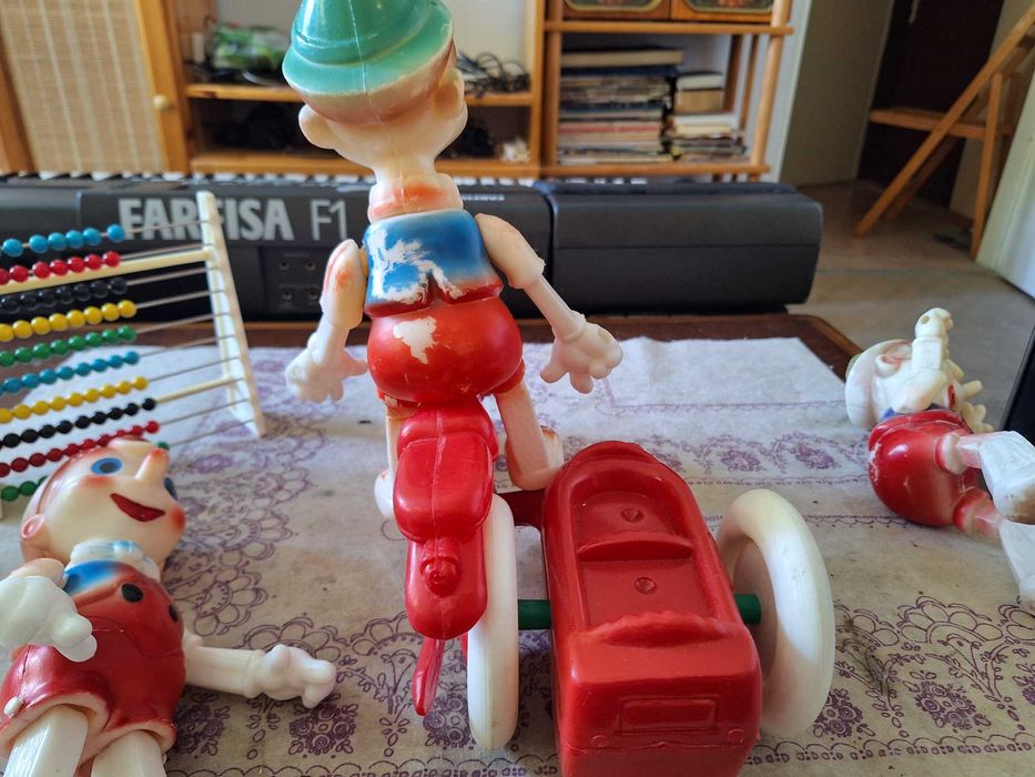 Три броя пинокио