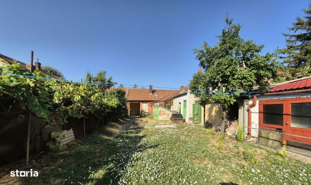 Casa Zona Politie Vf cu Dor,   1 singur vecin  teren 266mp