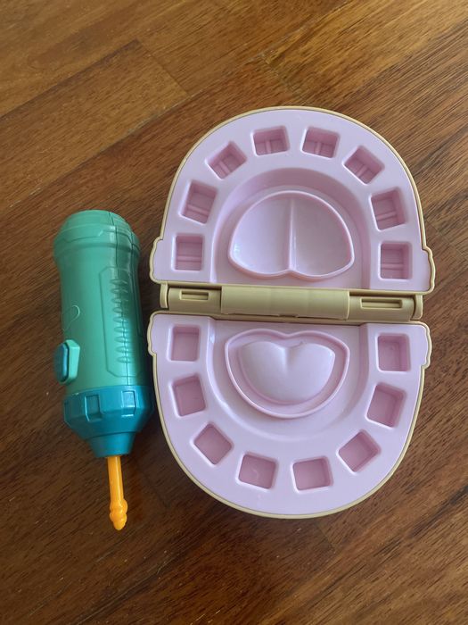 Продам набор игрушечный для пластилина