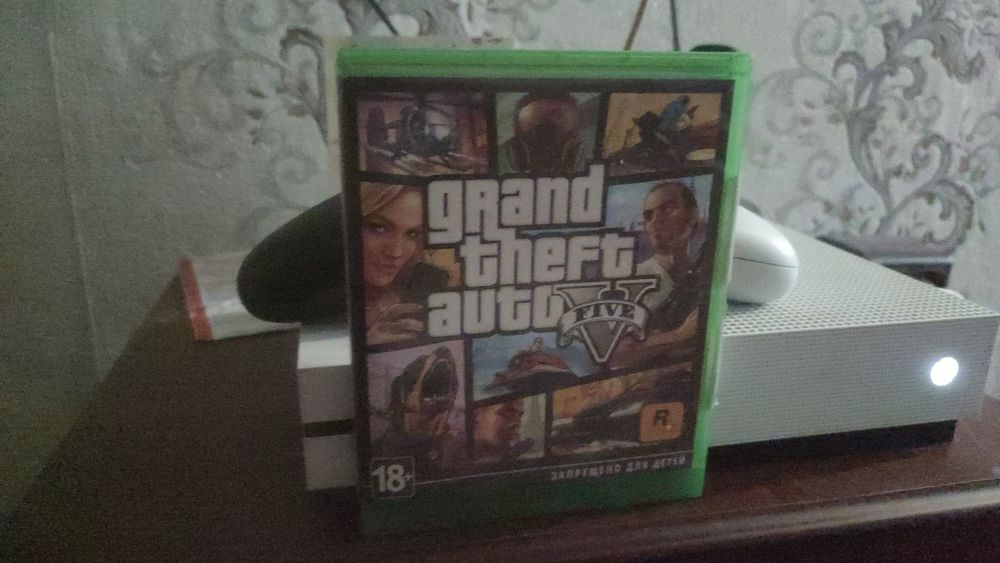 Xbox one s  на 1 терабайт памяти