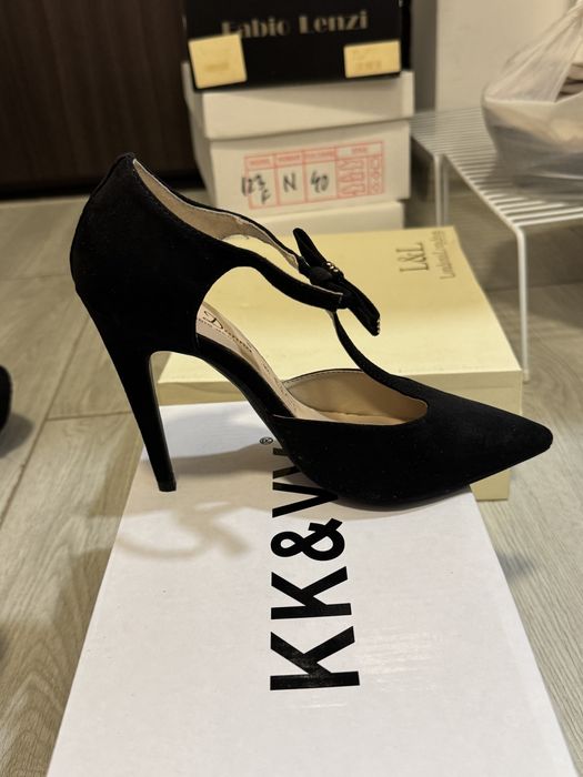 Vand pantofi dama cu toc inalt negri 35