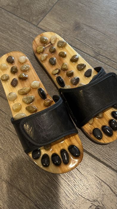 Продаю массажные тапочки из натуральных камней