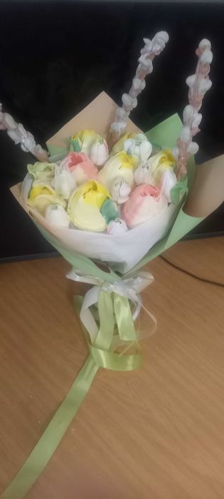 Тюльпаны,  фиалки , веточки вербы