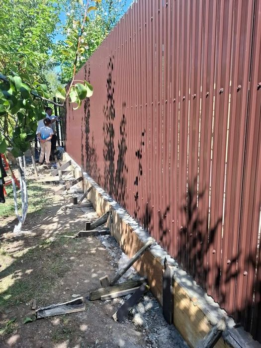 Construim garduri și porți