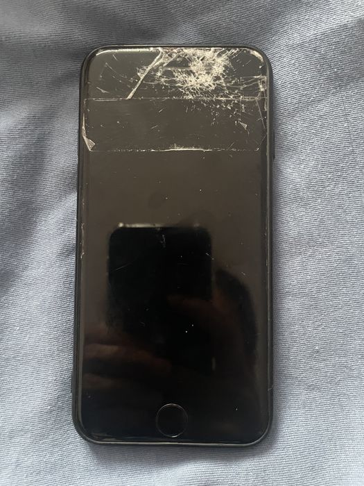 Айфон 8 (64 гб)