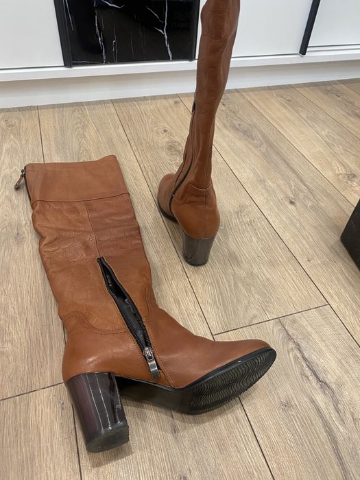 Женские кожаные сапоги