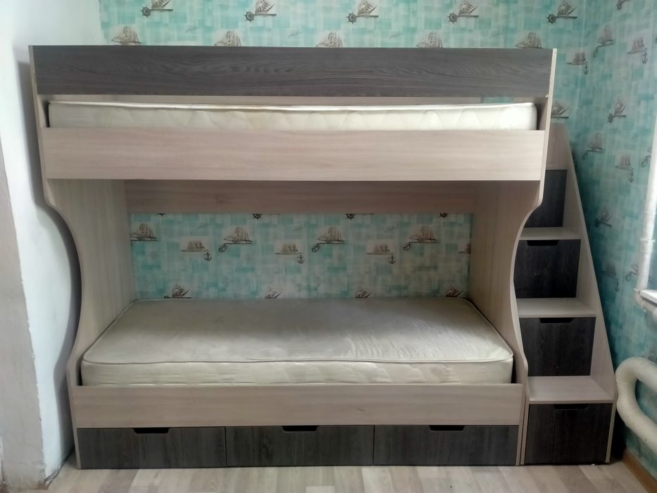 Продам 2-х ярусную кровать