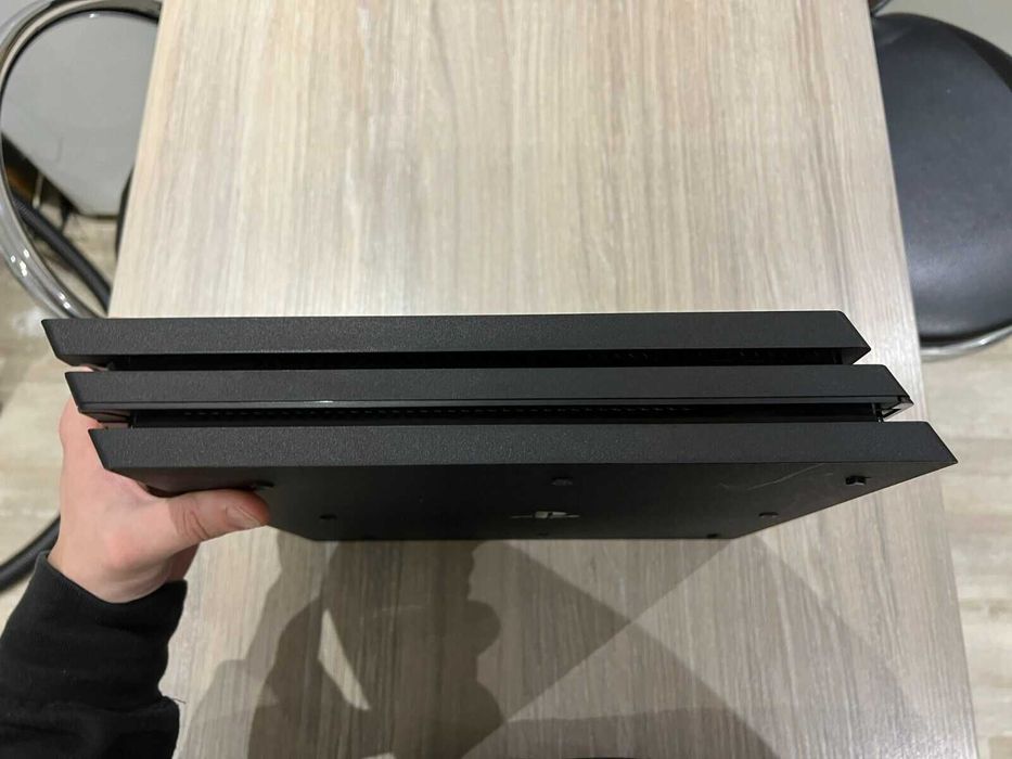Sony PlayStation 4 Pro PS4 Pro Профилактиран и с нов лазер