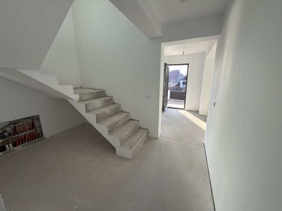 Vand casa zona consul